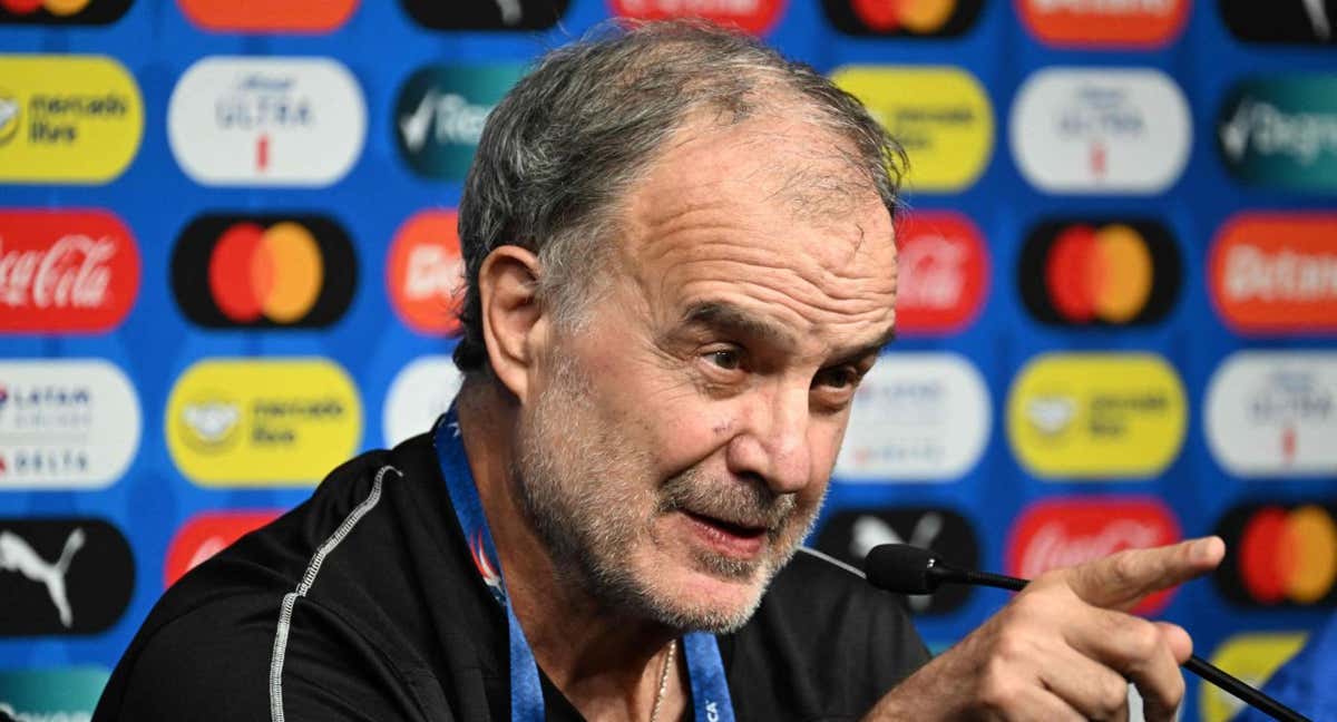 Bielsa durante la rueda de prensa antes del partido con Brasil.