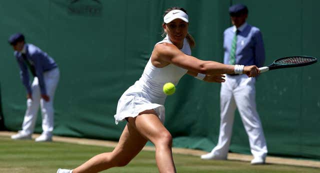 Paula Badosa tropieza con la maldición de octavos en Wimbledon y con la lluvia