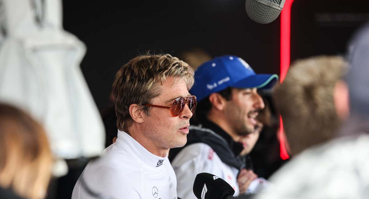 Brad Pitt, en una entrevista ficticia junto a Daniel Ricciardo.