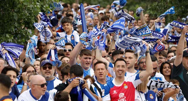 Los accionistas minoritarios del Espanyol reclaman claridad a Chen: “Tenemos potencial para hacerle la competencia al Barça”