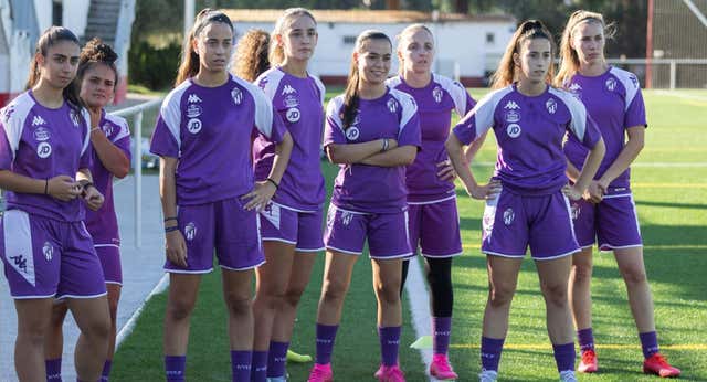 Lo que hay detrás del lío del Real Valladolid Femenino que ha dejado a 12 niñas en el limbo: “Estuvieron llorando toda la tarde”