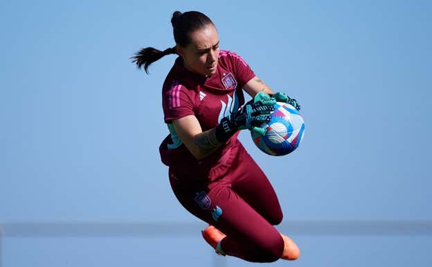 Elene Lete, una de las reservas de España, durante un entrenamiento.  RFEF