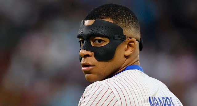 Por qué Mbappé ha jugado con máscara en la Eurocopa