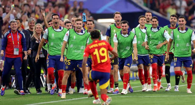 Lamine es el extremo bueno y un gallito: rescata a España y le catapulta a la final