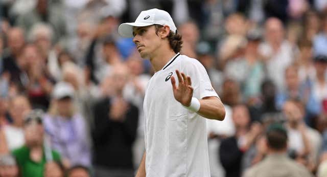 Alex De Miñaur sucumbe a su lesión y le ahorra una ronda a Novak Djokovic: “Hay alto riesgo de empeorar si juego”