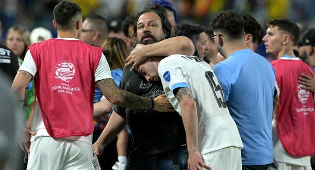 Los momentos más tensos de Fede Valverde en batalla campal del Uruguay-Colombia acabaron con un abrazo al padre de Pellistri