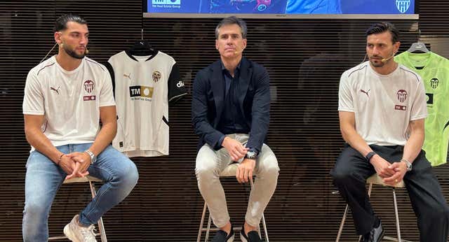 Rafa Mir vuelve a Mestalla y se olvida del Sevilla: «Gracias al Valencia, a Baraja a Corona y a mi agente»