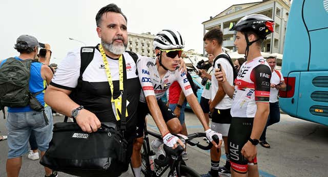 Ayuso abandona el Tour por covid y enciende las alarmas en el equipo de Pogacar