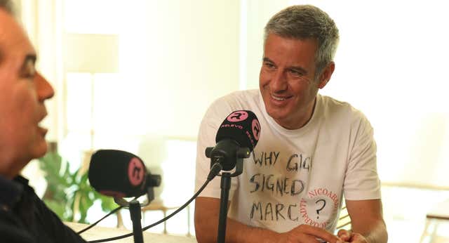 Nico Abad y Merlos viajan a las primeras ‘bofetadas’ entre Rossi y Marc Márquez: «Me miran porque soy español y ha pasado algo»