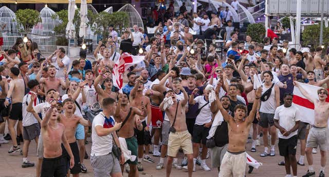 La cómica portada de un periódico escocés que apoya a España en la final: “Se beben toda vuestra cerveza”