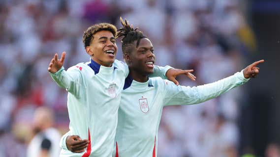 Lamine Yamal y Nico Williams celebran una de las seis victorias de la Selección en la Eurocopa. /GETTY