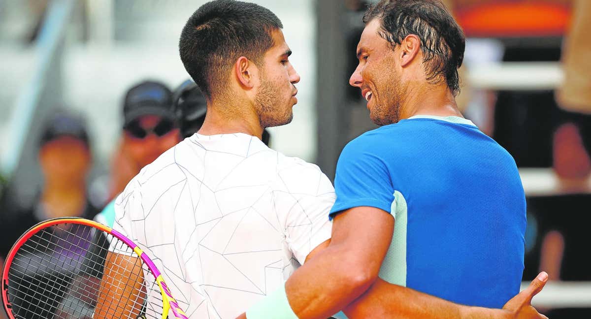 Carlos Alcaraz y Rafael Nadal jugarán juntos el dobles en los Juegos Olímpicos de París 2024. /REUTERS/Juan Medina