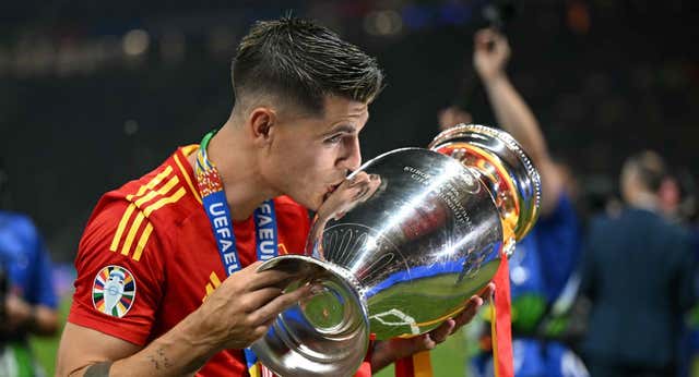 El trabajo invisible del capitán Morata para unir a la Selección: seis meses de Whatsapps y la ayuda de Bojan, Iniesta y Koke