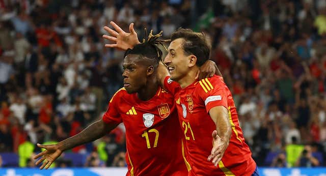 Las felicitaciones de los clubes a la Selección: el Athletic por fin con La Roja y el Arsenal a la manera inglesa