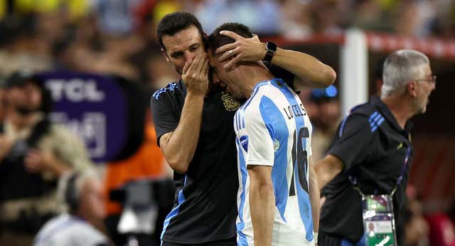 El cambio perfecto de Scaloni para igualar a la gran España y enfrentar a su ‘maestro’ De la Fuente