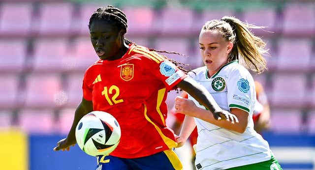Las lágrimas en Irlanda que demuestran el sufrimiento de aguantar a una España… que choca con un muro en su debut