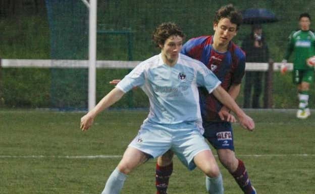 Oyarzabal, en un partido entre el Antiguoko y el Eibar.  MD