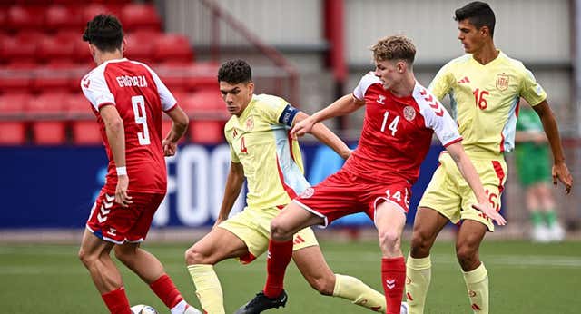 El capitán de la Sub-19 que está tentado por Catar se mira en el espejo de Lamine Yamal
