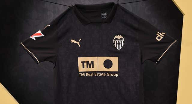 La segunda camiseta del Valencia tiene un simbolismo especial… y una tecnología ultraligera