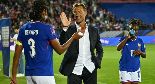 Hervé Renard profundiza en las diferencias entre el fútbol femenino y el masculino: ‘Hay que decir las mismas cosas, pero de forma diferente. Psicológicamente tienes que ser…’