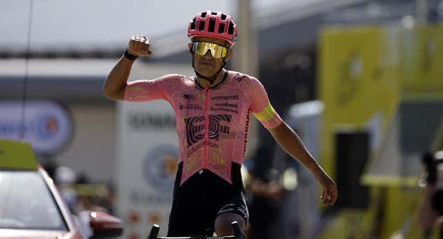 Carapaz da un puñetazo sobre la mesa y Evenepoel deja tocado a Vingegaard