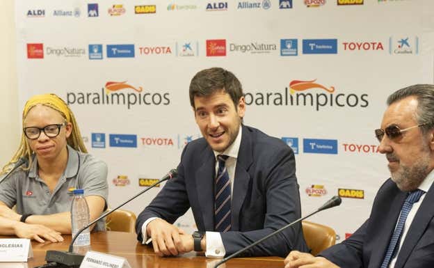 La atleta Adi Iglesias, Fernando Molinero (CSD) y Miguel Carballeda (CPE).  CPE