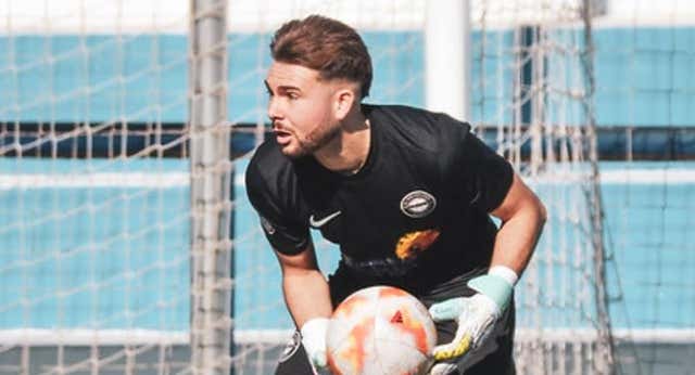 Un grito a la desesperada del portero que busca equipo en Twitter: «La cosa está difícil… Si no sale nada ejerceré como profesor»