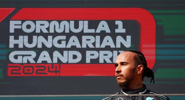 Un recibidor lleno adelantó el podio 200 de Lewis Hamilton