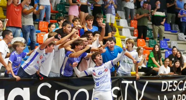 Carlos Álvarez (Ademar León), máximo goleador y mejor jugador de Asobal, seguirá en España