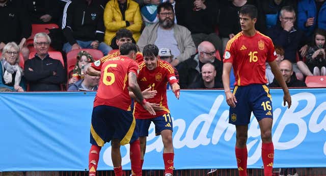 España contrarresta el ‘efecto Bouabre’ y alcanza las semifinales y el Mundial