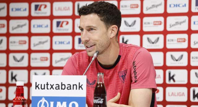De Marcos, sobre Nico Williams: «Parece que si no vas al Barça es un error, pero no es oro todo lo que reluce»