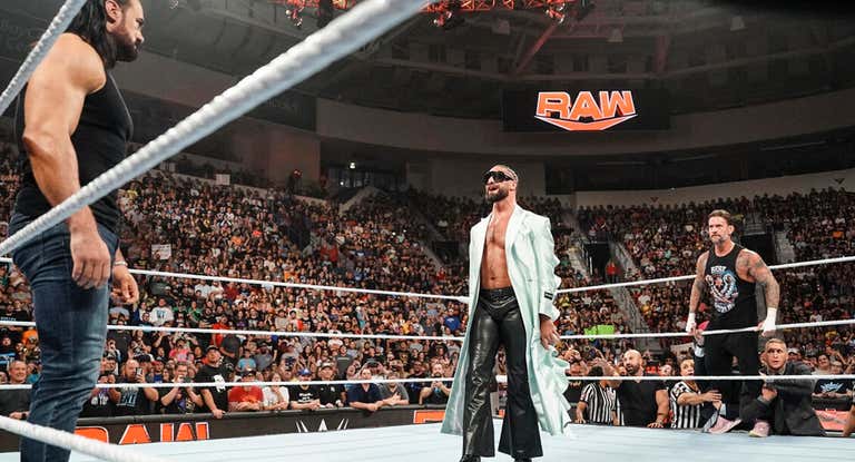 Drew McIntyre, Seth Rollins y CM Punk, en Raw.