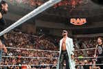 Seth Rollins será el árbitro especial del duelo entre CM Punk y McIntyre en SummerSlam
