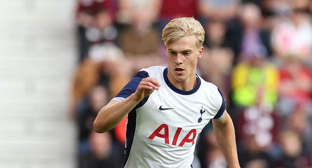 Lucas Bergvall busca ser la nueva perla de la Premier League tras dar ‘calabazas’ al Barça