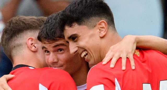 Iñaki Williams golea en un día inolvidable para una de las grandes perlas de Lezama