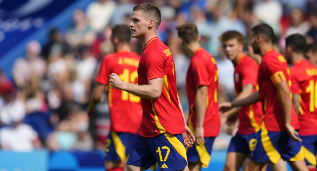 La selección tras el gol de Sergio Gómez. /RFEF.