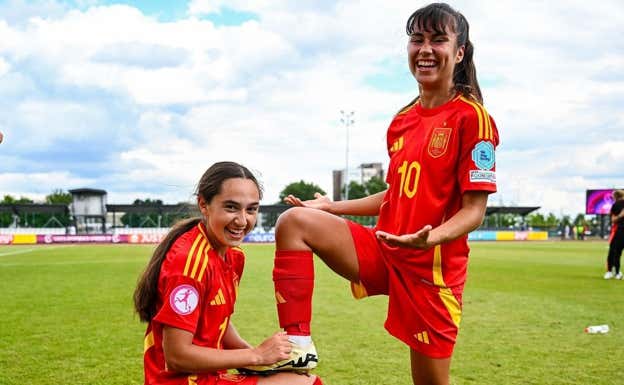 Cristina Librán con Daniela Agote. INSTAGRAM: @cristinalibraan