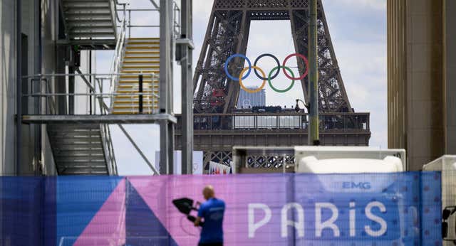 La historia secreta de cómo París decidió sacar la inauguración de los Juegos Olímpicos del estadio y llevarla al Sena y la Torre Eiffel