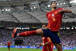 Mikel Merino aguarda por su futuro mientras el Arsenal de Mikel Arteta sigue muy atento