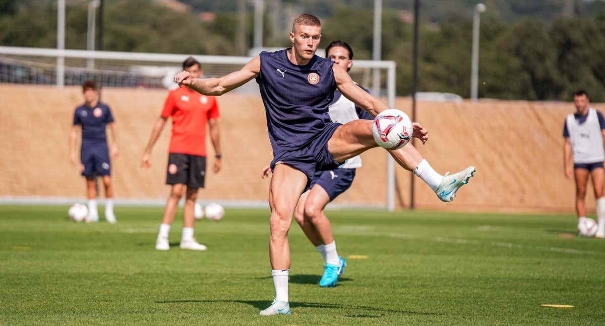 Dovbyk, entrenando el viernes con el Girona. /GIRONA FC