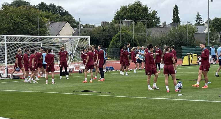 Jugadoras de la Selección durante el último entrenamiento antes del partido ante Nigeria en los Juegos Olímpicos.