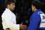 Un rival de Fran Garrigós se niega a saludarle y se va del combate entre pitos