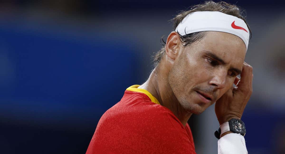 Nadal, pensativo durante su partido de dobles con Alcaraz./Efe