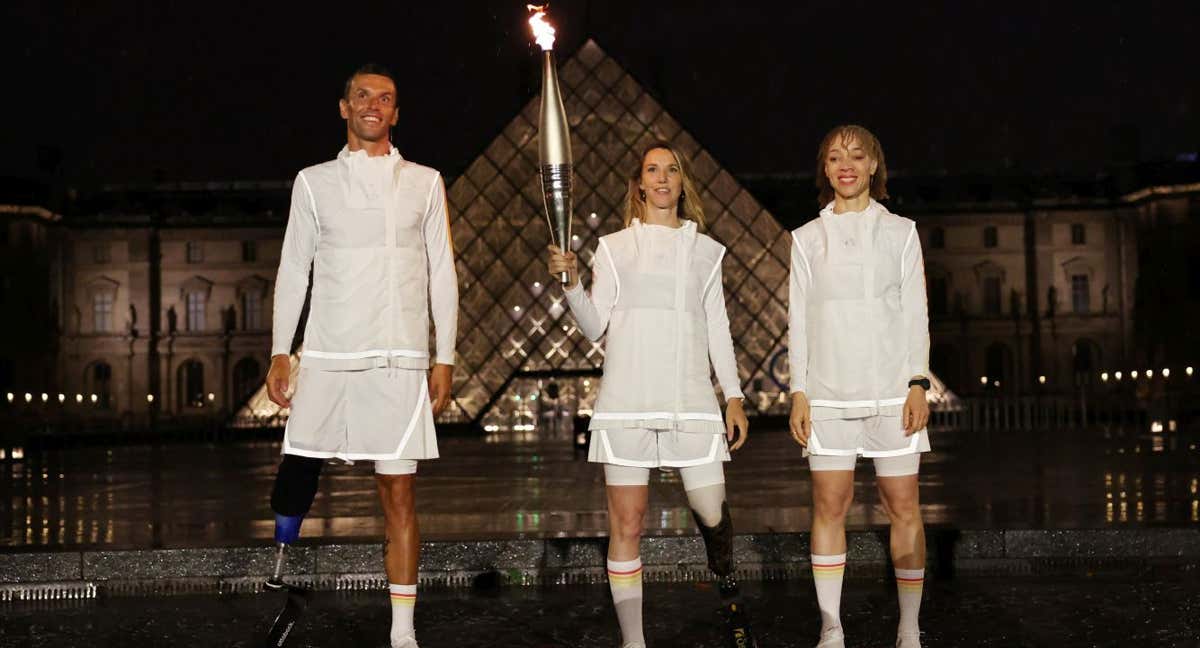 Alexis Hanquinquant, Nantenin Keita y Marie-Amélie Le Fur, relevistas en París 2024.