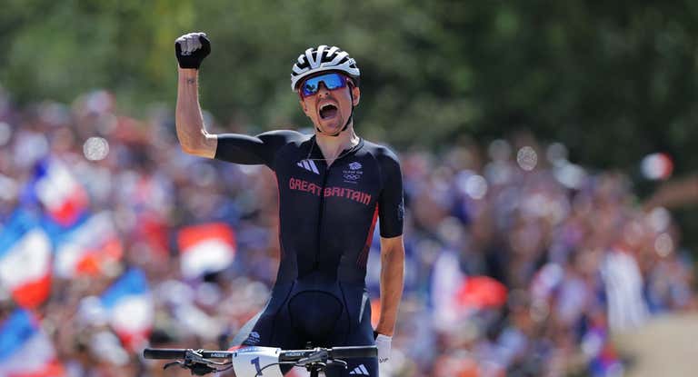 Tom Pidcock revalidó su oro olímpico de MTB.