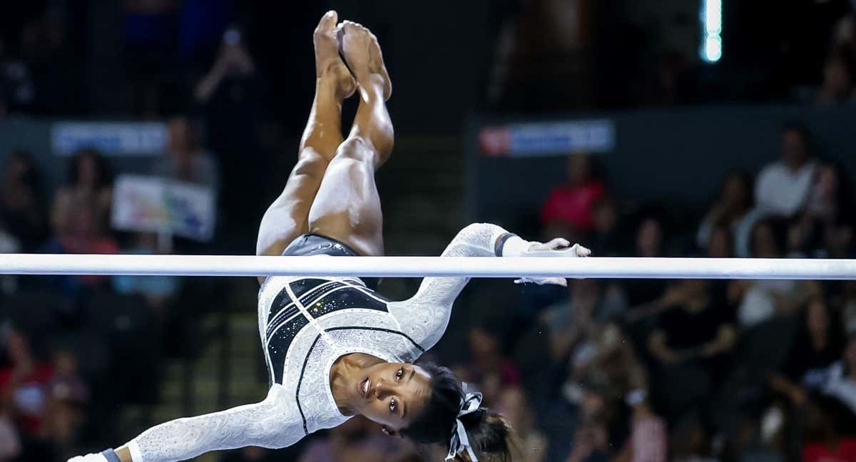 Simone Biles en una competición de gimnasia./EFE