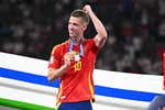 El Barça no llegará a los 60 millones por Dani Olmo, que adelanta a Nico Williams