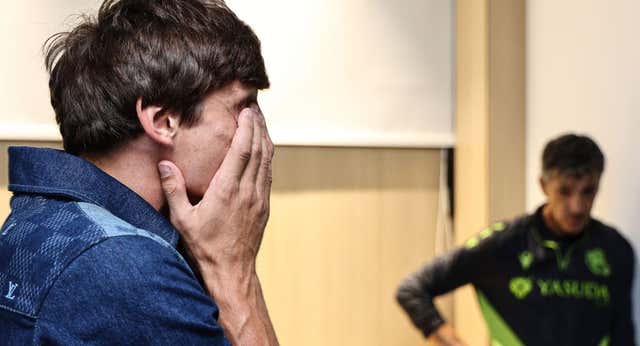 Le Normand se despide entre lágrimas de toda la Real: “Os quiero mucho a todos”