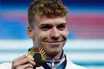 Quién es Léon Marchand, la nueva estrella de natación: su origen, su relación con Phelps y sus padres