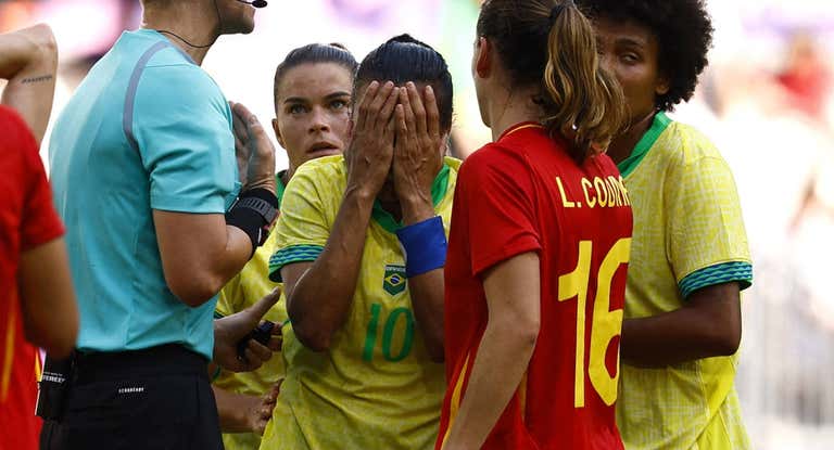 Marta Vieira, tras conocer la decisión del colegiado.